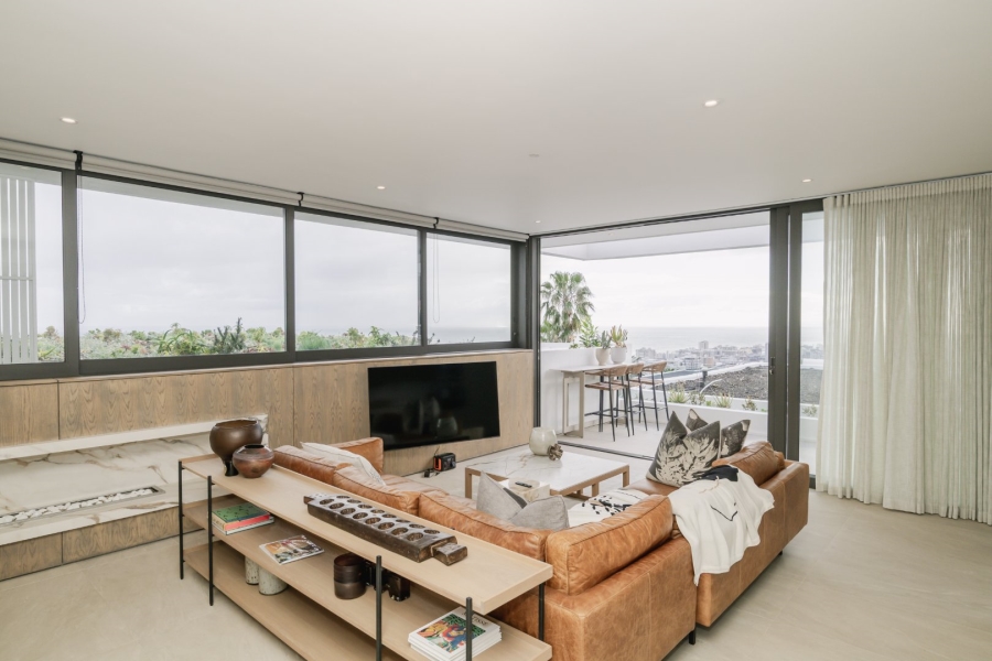 4 Bedroom Property for Sale in Fresnaye Western Cape
